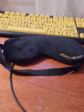 NEW ! Aroma Season Healted Eye Mask Black